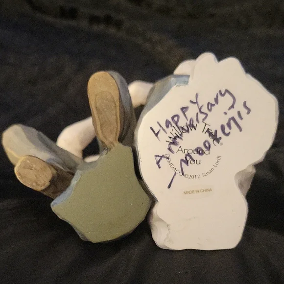 Willow Tree Tender Moment Sculpture in Cream and Brown - Picture 3 of 3